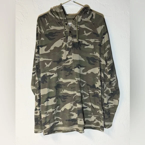 Camouflage Hoodie - Tee with front pocket - Picture 3 of 16